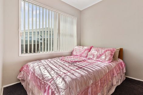 Photo of property in 66 Sunlands Drive, Manurewa, Auckland, 2102