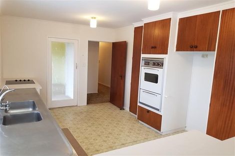 Photo of property in 1 Ti Nana Crescent, Henderson, Auckland, 0610