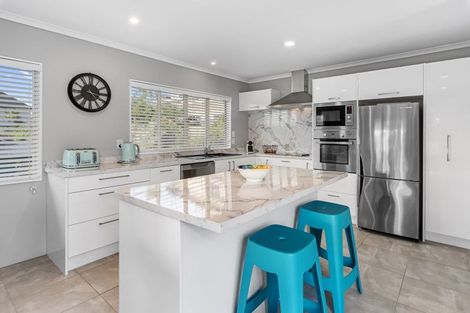 Photo of property in 2/13 Arran Road, Browns Bay, Auckland, 0630