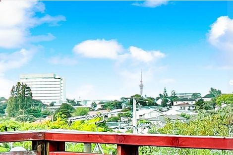 Photo of property in 42 Gordon Avenue, Milford, Auckland, 0620