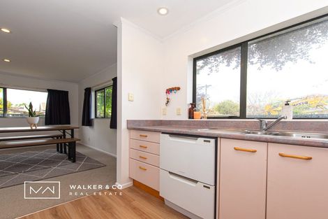 Photo of property in 2 Bathurst Street, Heretaunga, Upper Hutt, 5018