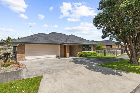 Photo of property in 158 Ruapehu Drive, Fitzherbert, Palmerston North, 4410