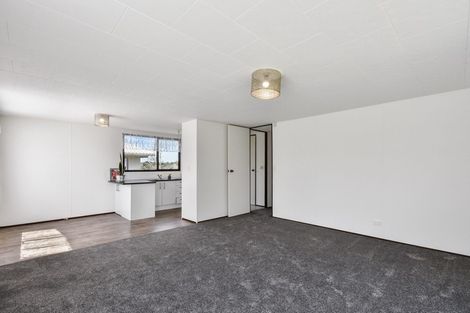 Photo of property in 2/8 Nearco Street, Randwick Park, Auckland, 2105