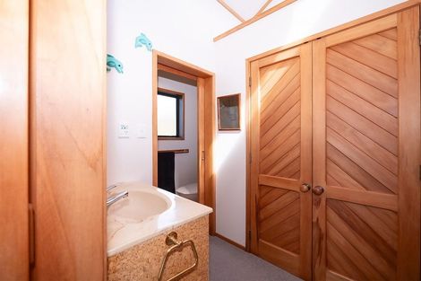 Photo of property in 5 Puketiro Place, Paihia, 0200