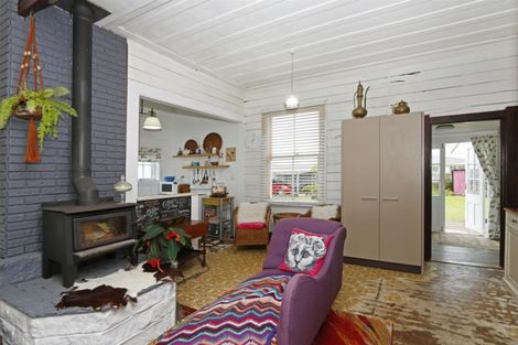 Photo of property in 72 King Street, Opunake, 4616