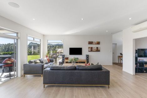 Photo of property in 35 Polo Lane, Whitford, Manurewa, 2576