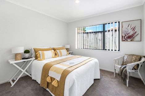 Photo of property in 8 Gilford Place, East Tamaki Heights, Auckland, 2016