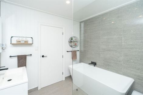 Photo of property in 4 Robertson Place, Rukuhia, Hamilton, 3282