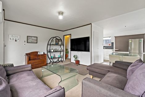 Photo of property in 33b Kindergarten Drive, Conifer Grove, Takanini, 2112