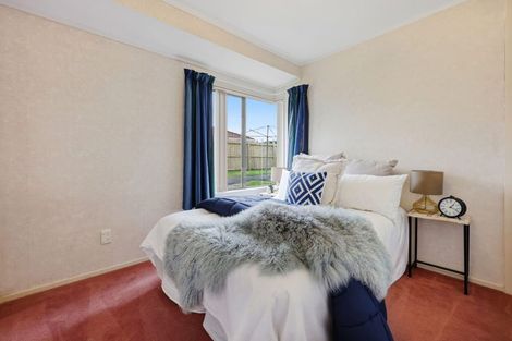 Photo of property in 76 Burswood Drive, Burswood, Auckland, 2013