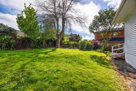 Photo of property in 13 Booralee Avenue, Botany Downs, Auckland, 2010
