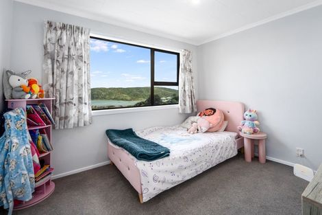 Photo of property in 4 Kahu Road, Paremata, Porirua, 5024