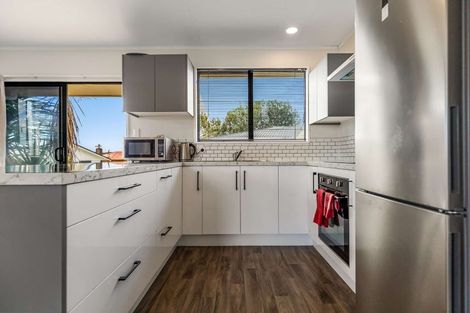 Photo of property in 12a Alverstoke Road, Parkvale, Tauranga, 3112