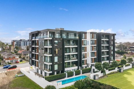 Photo of property in Frank Sargeson Apts, 406/74 Anzac Street, Takapuna, Auckland, 0622