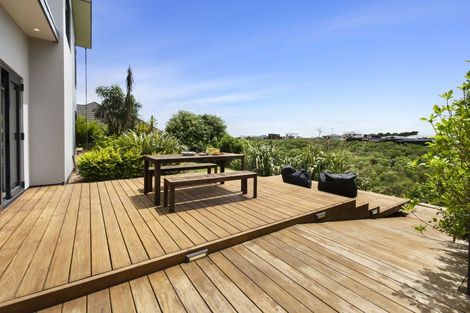 Photo of property in 67 Ruapehu Drive, Fitzherbert, Palmerston North, 4410