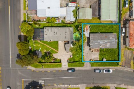 Photo of property in 2 Harrington Road, Henderson, Auckland, 0610