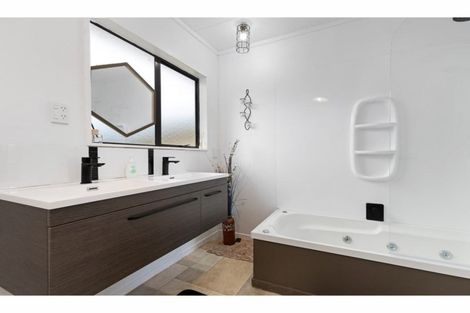 Photo of property in 35 Tui Pa Road, Te Aroha, 3392