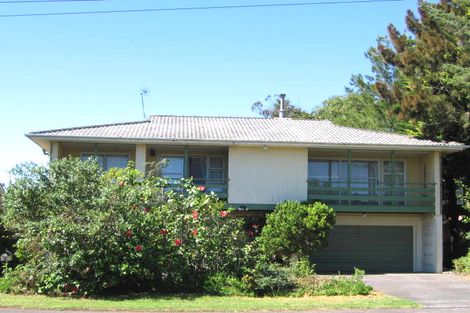 Photo of property in 93 Te Atatu Road, Te Atatu South, Auckland, 0610