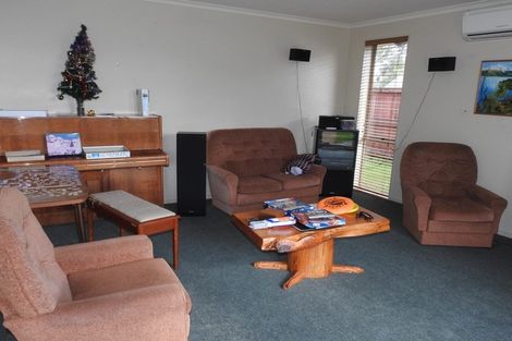 Photo of property in 18 Gardenia Close, Melville, Hamilton, 3206