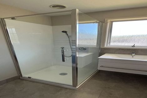 Photo of property in 7 Lavery Place, Sunnynook, Auckland, 0632