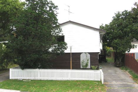 Photo of property in 2/22 Aeroview Drive, Beach Haven, Auckland, 0626