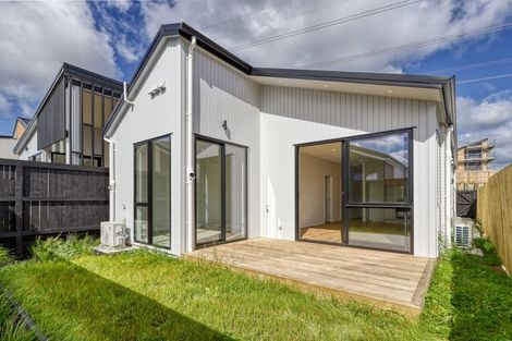 Photo of property in 20 Papai Lane, Massey, Auckland, 0614