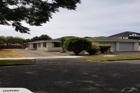 Photo of property in 24 Mcenroe Grove, Naenae, Lower Hutt, 5011