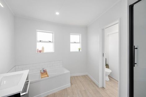 Photo of property in 6a-b Simcox Street, Otaki Beach, Otaki, 5512