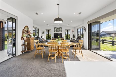 Photo of property in 2 Clifford Close, Leamington, Cambridge, 3432