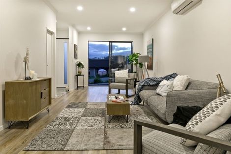 Photo of property in 6 Barrique Road, Kumeu, 0810