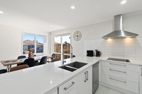 Photo of property in 4 Captain Mitchell Drive, Opaheke, Papakura, 2113