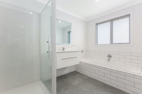 Photo of property in 14 Canary Way, Whitby, Porirua, 5024