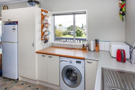 Photo of property in 15 Hicks Place, Cooks Beach, Whitianga, 3591