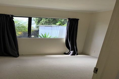 Photo of property in 31 Patts Avenue, Glendene, Auckland, 0602