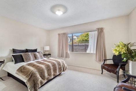 Photo of property in 2/5 Chokebore Place, Sockburn, Christchurch, 8042