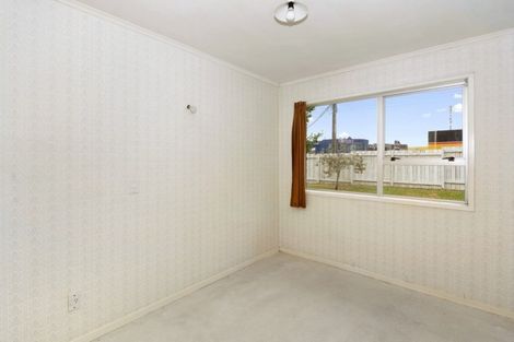 Photo of property in 1/2 Palm Court Drive, Glen Eden, Auckland, 0602