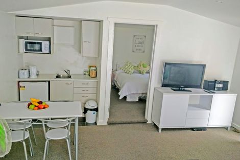 Photo of property in 31 Valley Road, Titirangi, Auckland, 0604