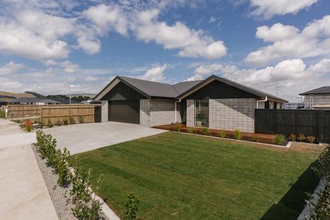 Photo of property in 5 Corsica Court, Fitzherbert, Palmerston North, 4410