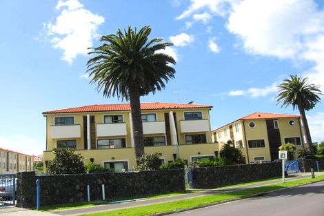 Photo of property in 9/595 Laurie Southwick Parade, Gulf Harbour, Whangaparaoa, 0930