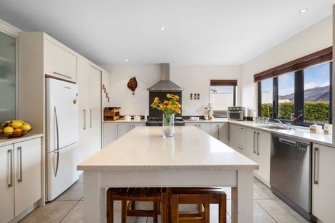 Photo of property in 19 Bracken Street, Arrowtown, 9302