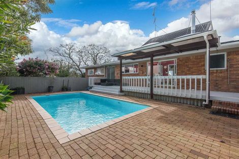 Photo of property in 21 Robin Lane, Browns Bay, Auckland, 0630