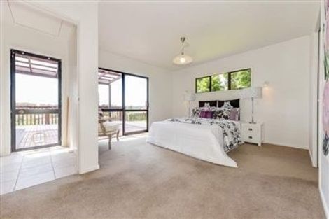 Photo of property in 10 Camilla Grove, Totara Vale, Auckland, 0629