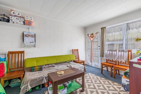 Photo of property in 21 Kamara Road, Glen Eden, Auckland, 0602