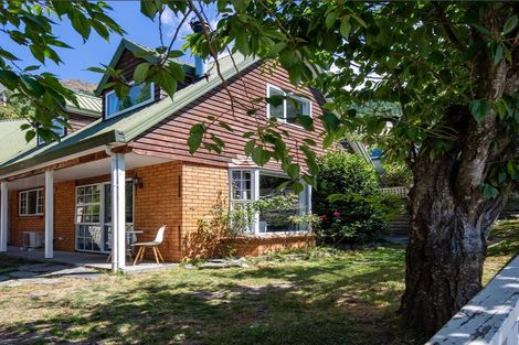 Photo of property in 16a Greenstone Place, Fernhill, Queenstown, 9300