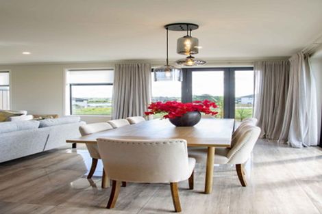 Photo of property in 39b Knightsbridge Drive, Forrest Hill, Auckland, 0620