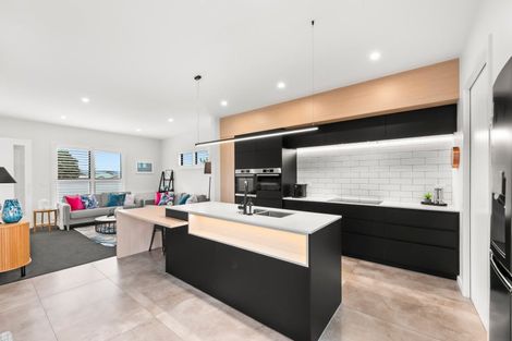 Photo of property in 16 Cuba Street, Petone, Lower Hutt, 5012