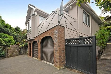 Photo of property in 2 Atahu Grove, Tirohanga, Lower Hutt, 5010