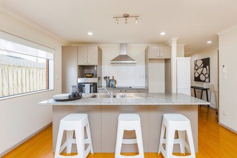 Photo of property in 10d Evans Road, Weymouth, Auckland, 2103