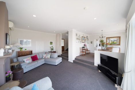 Photo of property in 19 Evelyn Road, Cockle Bay, Auckland, 2014