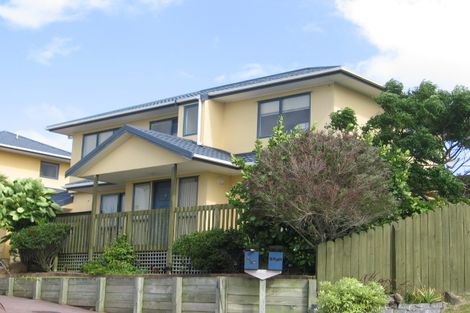 Photo of property in 2/66 Spencer Road, Pinehill, Auckland, 0632